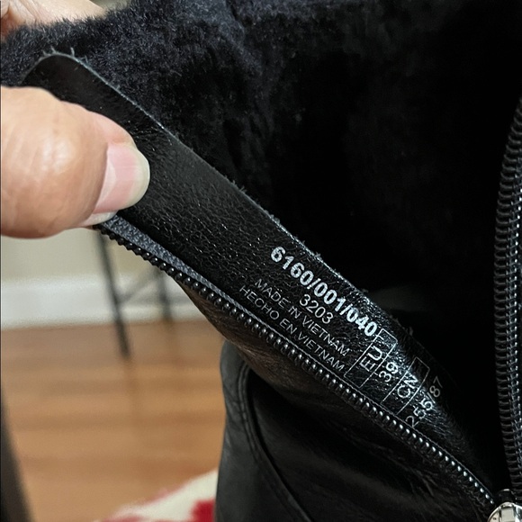 Zara Black Combat Boots with Fur Lining - Picture 7 of 12